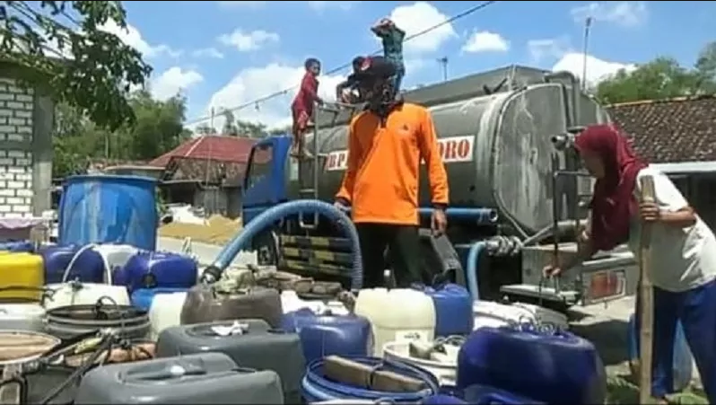 Ribuan Warga di 11 Desa di Bojonegoro Alami Krisis Air Bersih