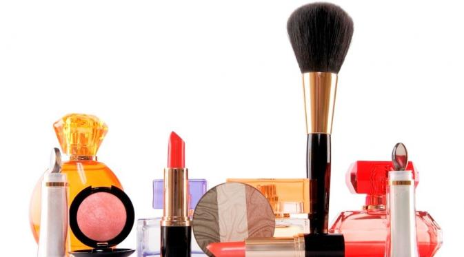 Jangan Dibuang, Begini Cara Manfaatkan Make Up Kedaluarsa