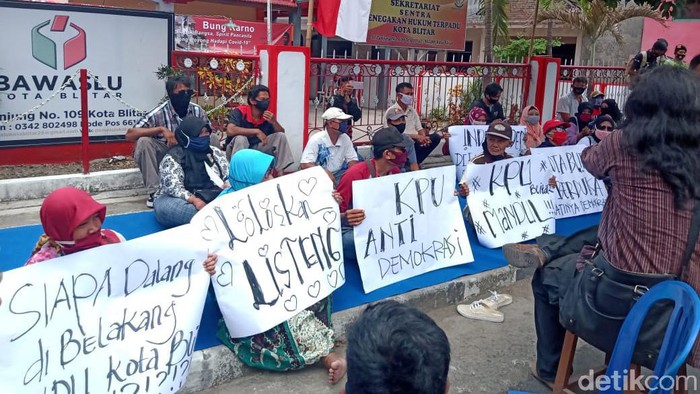 Jagoan Ditolak KPU Kota Blitar, Pendukung Calon Independen Datangi Bawaslu