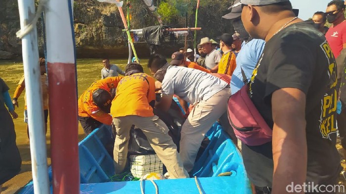 Satu Warga yang Hilang Disapu Ombak Pantai Langitan Pacitan Ketemu, Satu Lainnya Masih Dicari