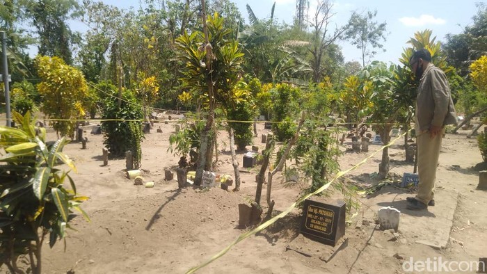 Makam Ibu Muda di Jombang Dibongkar, Pelaku Gali Pakai Piring untuk Curi Kerudung serta Jubah Jenazah