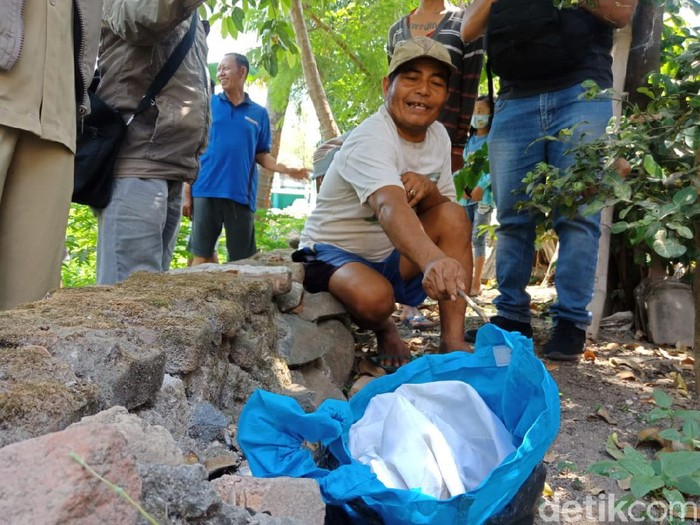 Kain Kafan Ibu Muda Di Jombang Ditemukan, Ada Bercak Darah dan Bau Wangi