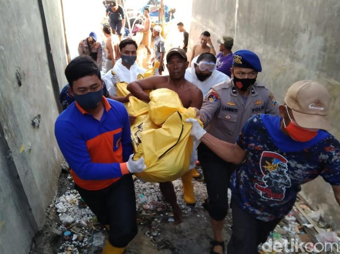 Membawa Telur, Pria Tua Ini Ditemukan Tewas Mengapung di Perairan Pasuruan