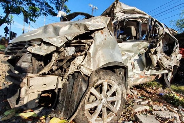 KA dan Mobil Tabrakan di Perlintasan Tanpa Palang Pasuruan, 1 Meninggal Dunia