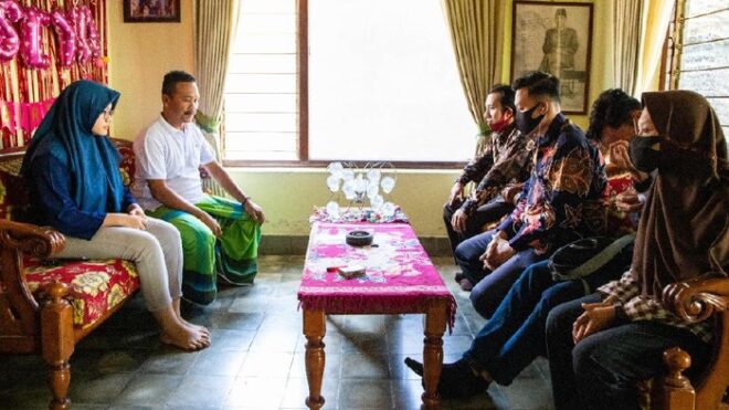 Bentak-Bentak, Panitia Ospek Unesa Datangi Rumah Mahasiswa Baru dan Minta Maaf