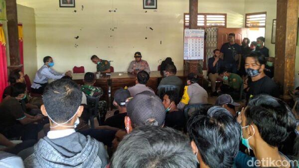 Berzina, Kepala Dusun di Ponorogo Pilih Sanksi Denda 400 Sak Semen Ketimbang Diarak