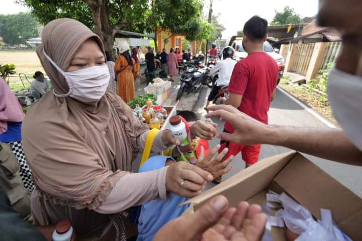 Jaga Imun Warga, Pemkot Madiun Setiap Hari Bagi-Bagi Telur dan Susu