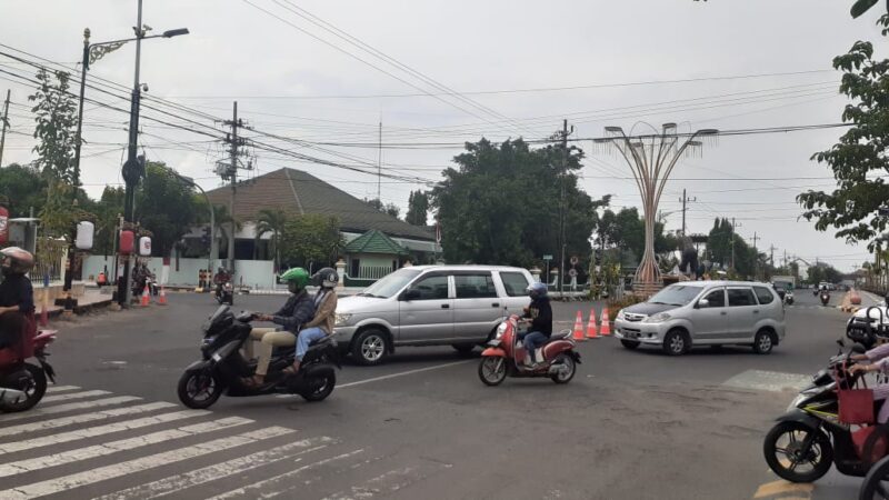 Masih Ada Pengendara Langgar Rekayasa Lalin di Jl. A. Yani Madiun