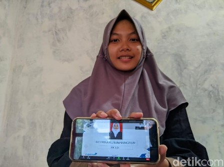 Orang Tua Rajin Tahajud, Anak Petani Ponorogo Peraih IPK 3,94 Jadi Wisudawan Terbaik STAN