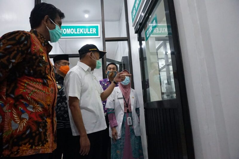 Menko PMK Minta RSUD Caruban Bisa Operasionalkan PCR Secara Mandiri