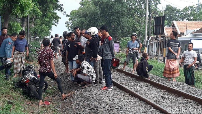 Berboncengan, 1 Pelajar Meninggal Tertabrak KA Sritanjung di Probolinggo