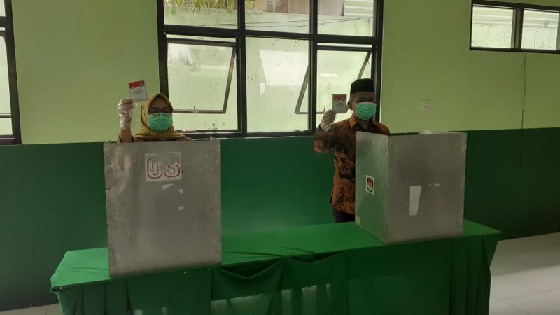Calon Petahana Pilkada Ponorogo Ipong Kalah di TPS Sendiri