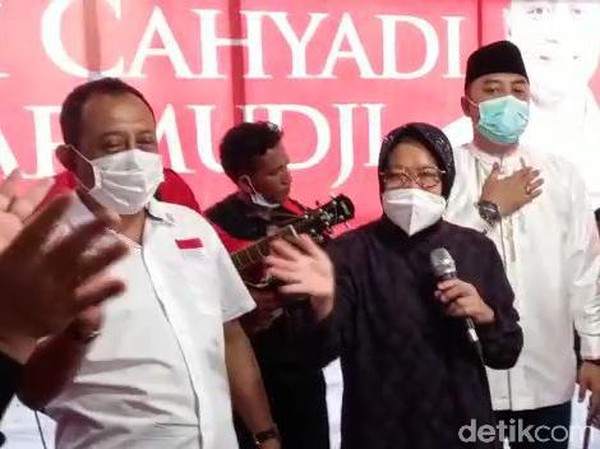 Rayakan Kemenangan Eri-Armuji, Risma Nyanyi Surabaya Oh Surabaya