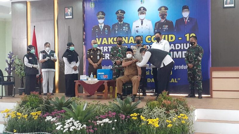 Vaksinasi Covid-19 Jadi Momen Pemulihan Ekonomi di Madiun