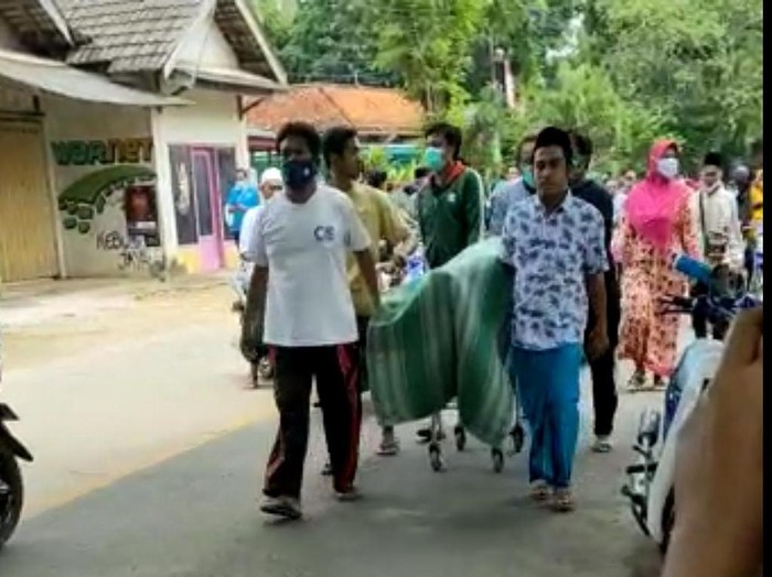 Tak Terima Keluarga Divonis Meninggal Covid-19, Jenazah Diambil Paksa Pakai Bed Pasien