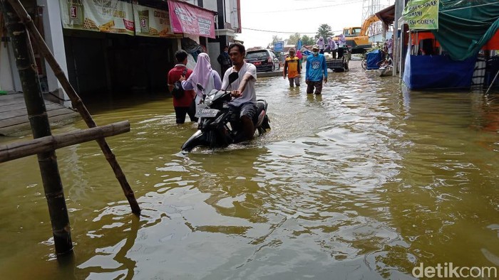 Banjir Lamongan Mulai Surut, Warga Mulai Diserang Aneka Penyakit