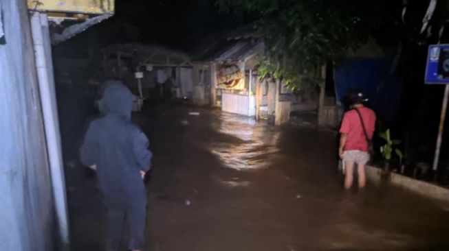 Pusat Kota Jember Kebanjiran, Rumah Warga Dilaporkan Hanyut