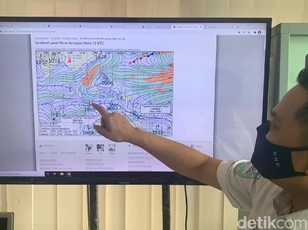 Waspada! BMKG Sebut Potensi Gelombang Tinggi hingga 4 Meter di Jatim