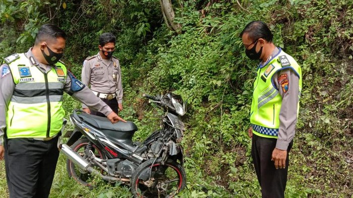 Tabrak Tebing Jalur Ponorogo-Pacitan, Pengendara Motor Meninggal