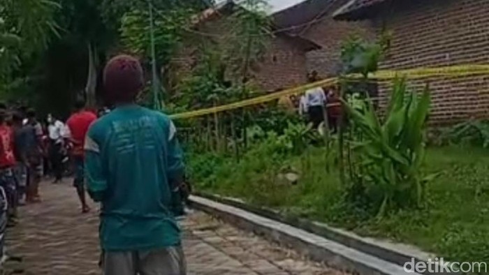 Keji! Kakak di Pasuruan Cangkul Adik hingga Meninggal