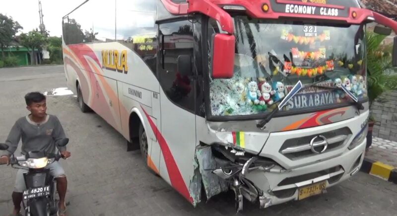 Empat Hari Terakhir, Dua Bus Mira Tabrak Kendaraan di Madiun, Dua Orang Tewas