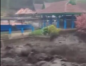 Banjir Lumpur Menerjang Kawasan Ijen Bondowoso