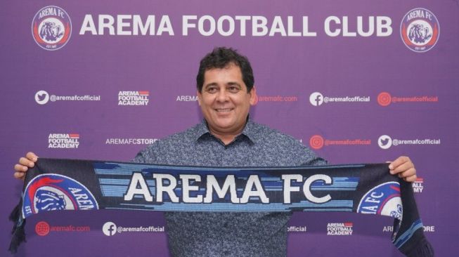 Liga Indonesia Tak Jelas, Arema Setop Kontrak Carlos Oliveira