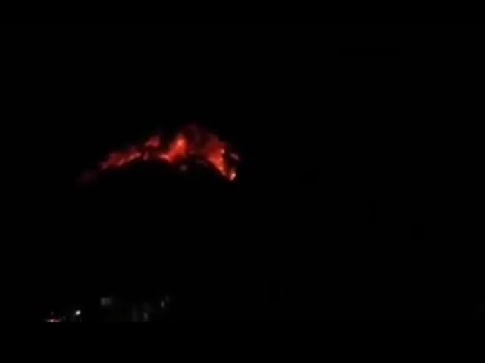 Hoaks! Video Gunung Raung Muntahkan Lahar