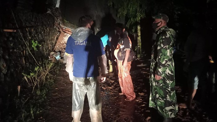 Tanah Longsor di Nganjuk Dipicu Hujan Intensitas Tinggi