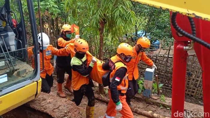 1 Korban Longsor di Nganjuk Kembali Ditemukan, 7 Orang Tertimbun Masih Dicari