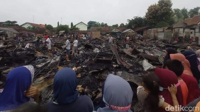 Pasar Kepohbaru Bojonegoro Ludes Terbakar, Ini Dugaan Penyebabnya