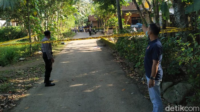 Gangguan Jiwa Kambuh, Anak Bacok Bapak hingga Meninggal di Trenggalek