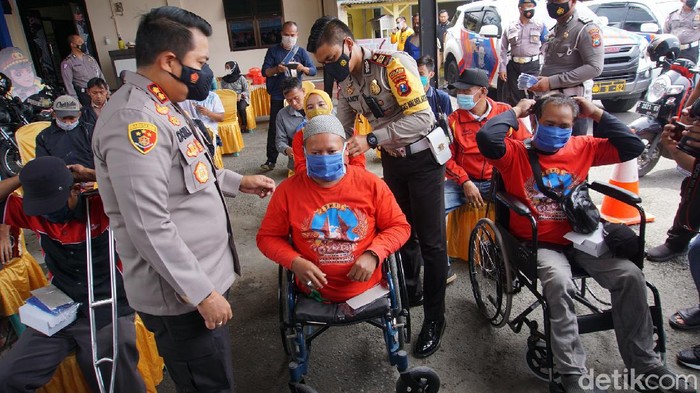 Kaki Diamputasi, Pria di Mojokerto Ini Jadi Pelopor Keselamatan Lalu Lintas