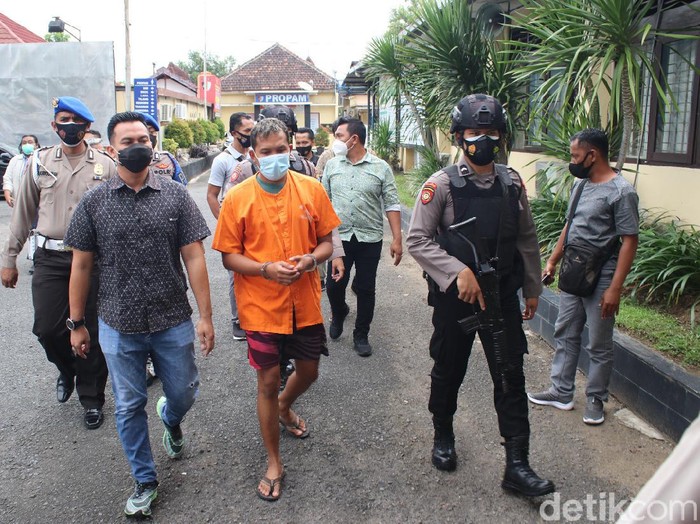 Video Pria di Ngawi Mesum dengan Ibu Pacarnya Beredar Luas