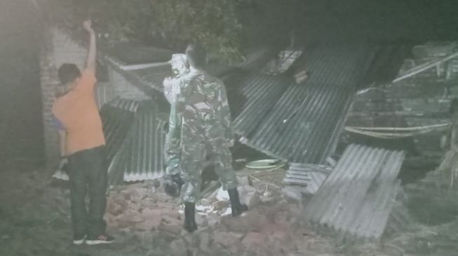 Permukiman di Mojokerto Diterjang Puting Beliung, 10 Rumah Rusak Parah