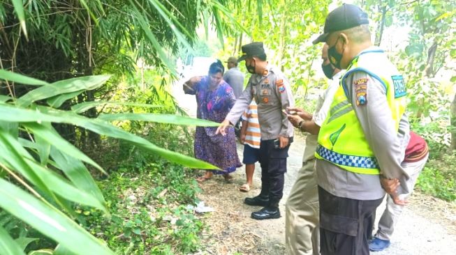 Hendak Sarapan, Warga Tuban Temukan Bayi di Semak-Semak