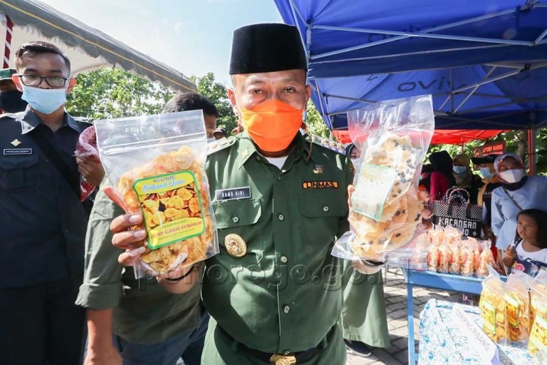 Perkuat Ekonomi Lokal, Bupati Ponorogo Wajibkan Instansi Pemerintah Gunakan Produk UMKM