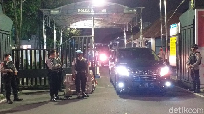 Mabes Polri Diserang Perempuan Berpistol, Mapolda Jatim Dijaga Brimob