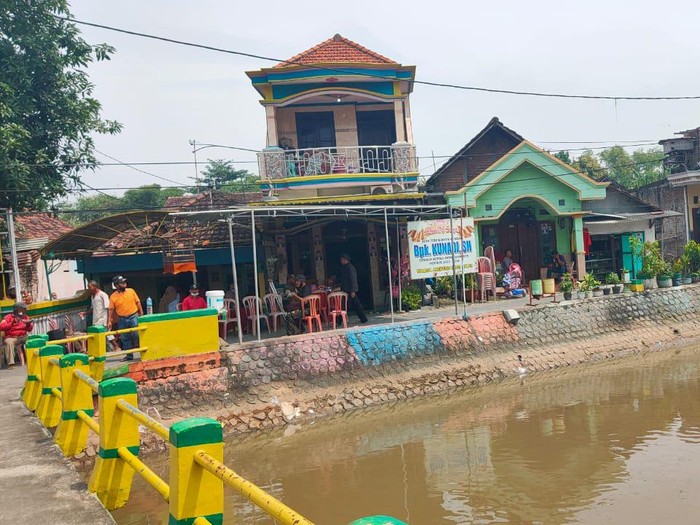 Polisi Bubarkan Tasyakuran Kades Terpilih di Sidoarjo