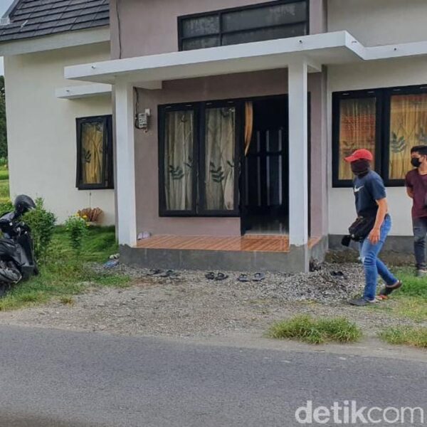 Densus Juga di Kediri, 2 Terduga Teroris Diringkus saat Berada Satu Mobil