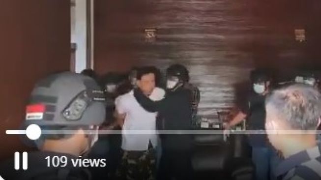 Detik-Detik Penangkapan Munarman, Eks Pentolan FPI yang Diduga Terlibat Baiat Teroris