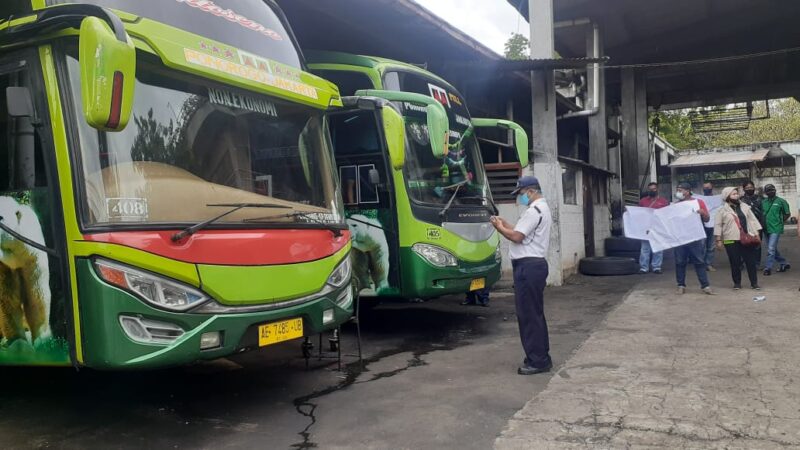 Tak Beroperasi Setahun, Karyawan Geruduk Pemilik Bus Cendana