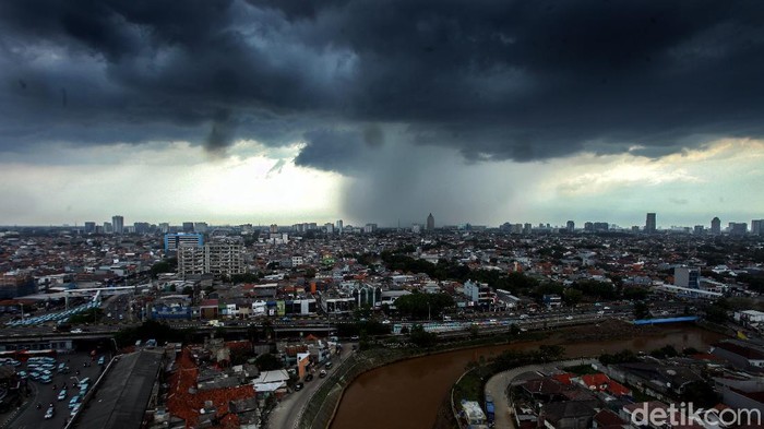 Waspada! Cuaca Ekstrem Berpotensi Landa 28 Daerah di Jatim