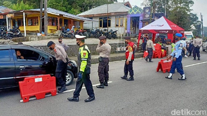 Sosialisasi Larangan Mudik Mulai Dilakukan di Perbatasan Jatim-Jateng Cemoro Sewu