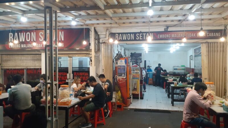 Hmmm... Lezatnya Rawon Setan Embong Malang Surabaya