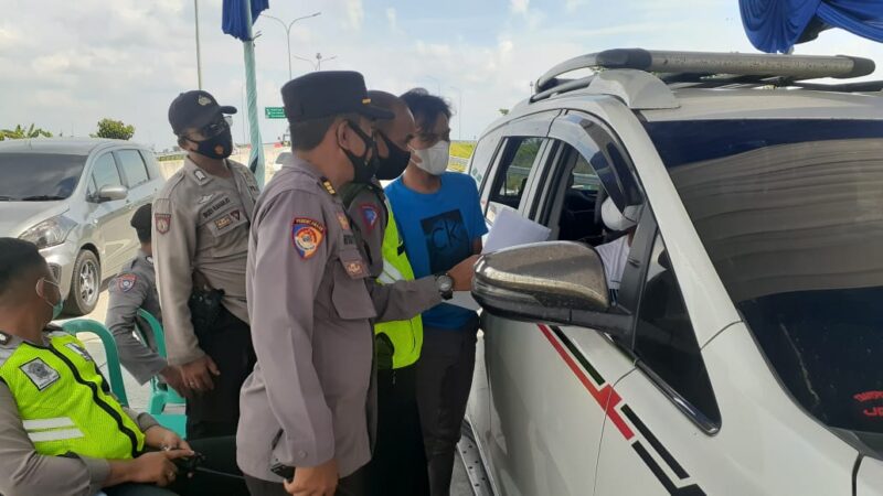 400 Pemudik Diperiksa di Exit Tol Ngawi, Ternyata Ada 2 Pemudik Positif