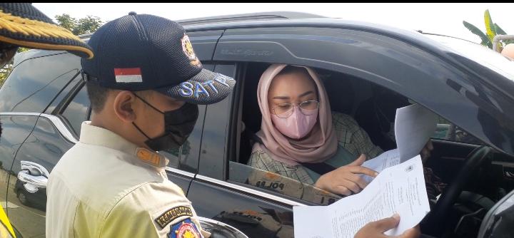 Tak Bisa Tunjukan Surat Bebas Covid-19, Rombongan Anggota DPRD Nganjuk Lolos Penyekatan di Tol Ngawi