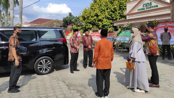 Digelar Tertutup, Sejumlah Pejabat Datangi Resepsi Pernikahan UAS-Fatimah di Ponorogo