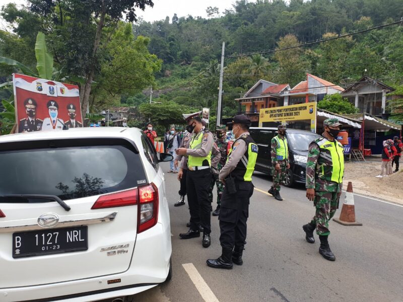 468 Kendaraan Dipaksa Putar Balik di Perbatasan Ponorogo