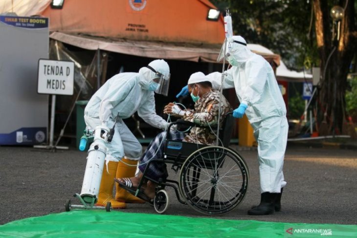 Puluhan Pasien Covid-19 Ikuti Salat Idulfitri di RS Lapangan Indrapura